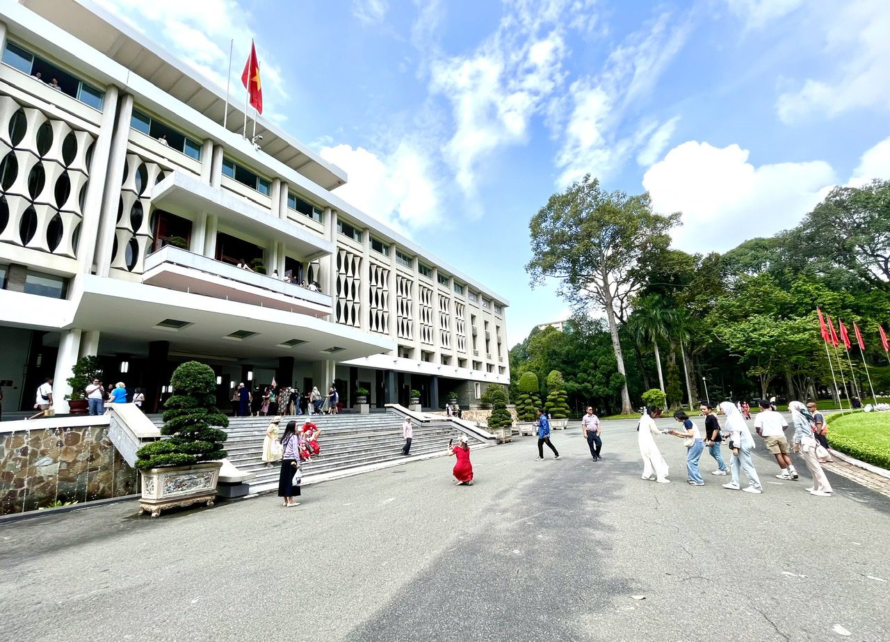 Dinh Độc Lập - Giá vé và thời gian mở cửa Dinh Độc Lập Dinh Độc Lập - Giá vé và thời gian mở cửa Dinh Độc Lập