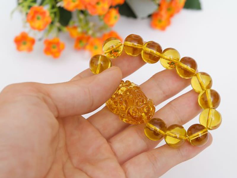 Lựa chọn màu sắc vòng đá phong thủy theo quy luật Ngũ hành là nguyên tắc quan trọng nhất.