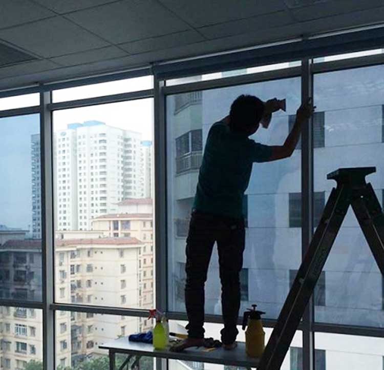 Hiệu quả giảm nhiệt rõ rệt là ưu điểm lớn nhất của việc dán cửa kính chống nóng.