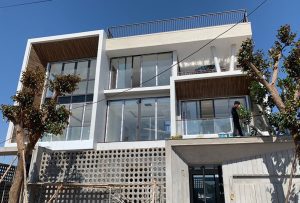 Nhôm Cầu Cách Nhiệt: Giải Pháp Toàn Diện Cho Kiến Trúc Xanh