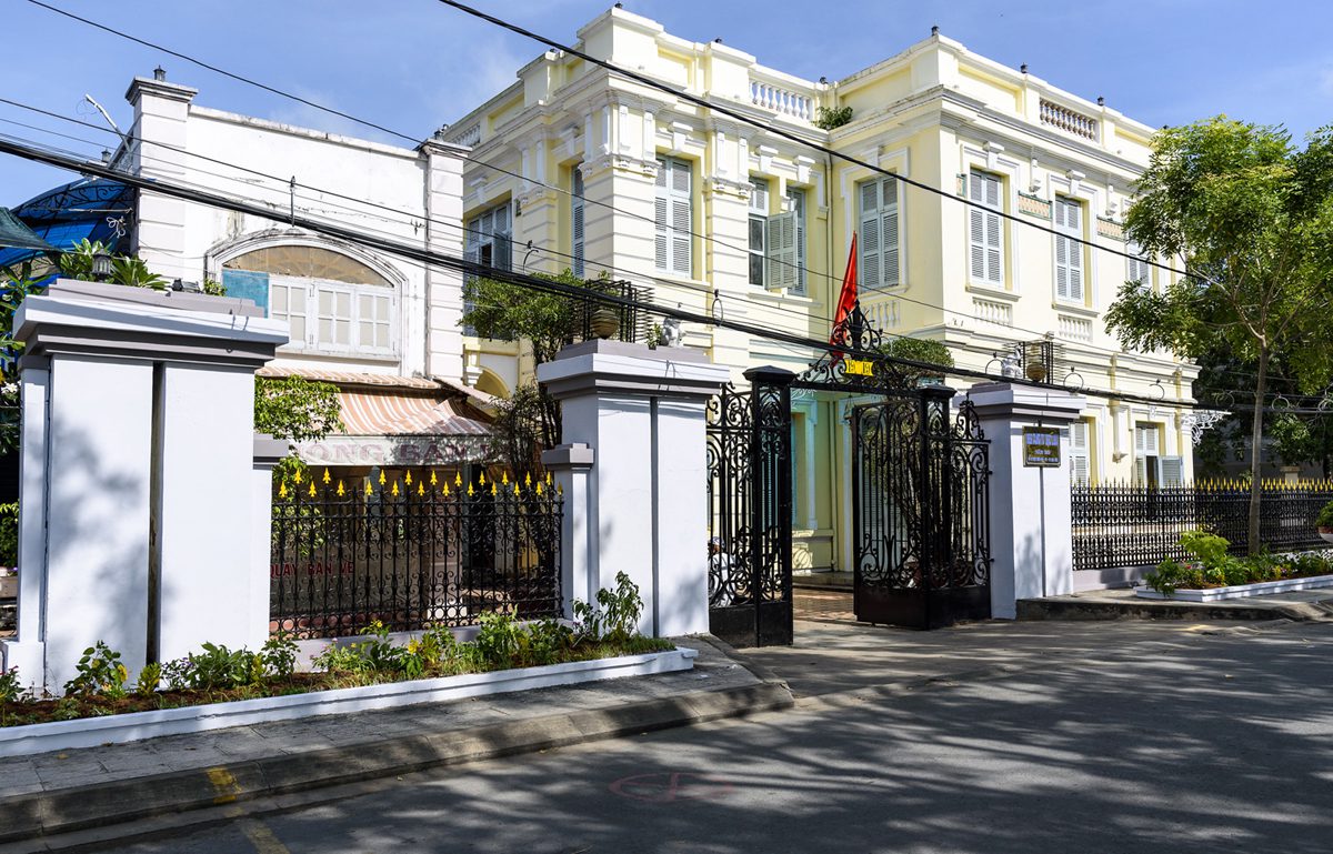 Vẻ đẹp kiến trúc Pháp cổ vượt thời gian của Nhà Công tử Bạc Liêu.